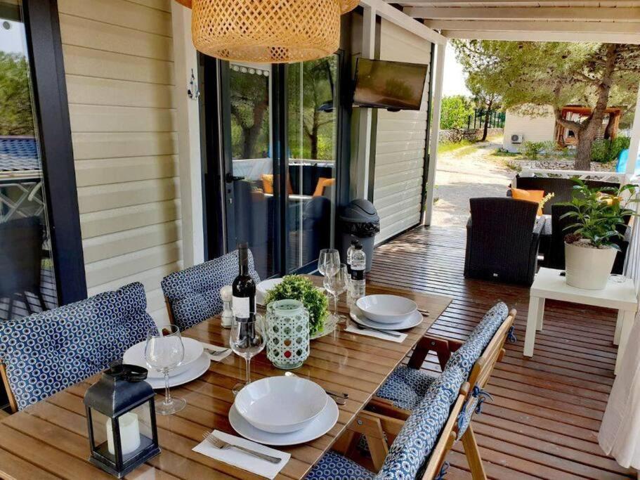 Mobilheim Andrea Wunderschoene Ferienwohnung Direkt Am Meer イェゼラ エクステリア 写真
