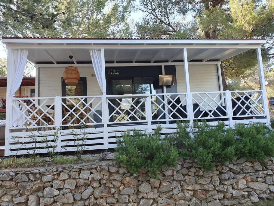 Mobilheim Andrea Wunderschoene Ferienwohnung Direkt Am Meer イェゼラ エクステリア 写真