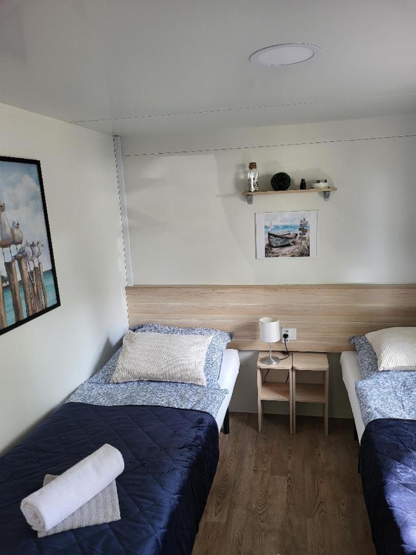 Mobilheim Andrea Wunderschoene Ferienwohnung Direkt Am Meer イェゼラ エクステリア 写真